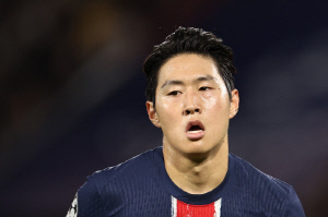 '충격' 손흥민→황희찬→이번엔 LEE, '무개념' PSG 팬…이강인 향해 '가자, 중국인' 인종차별 논란 폭발