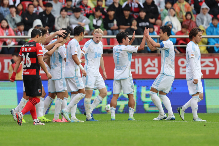 [현장인터뷰]'우승 매직넘버 1' 울산 김판곤 감독 "나도 끝내기를 바라…