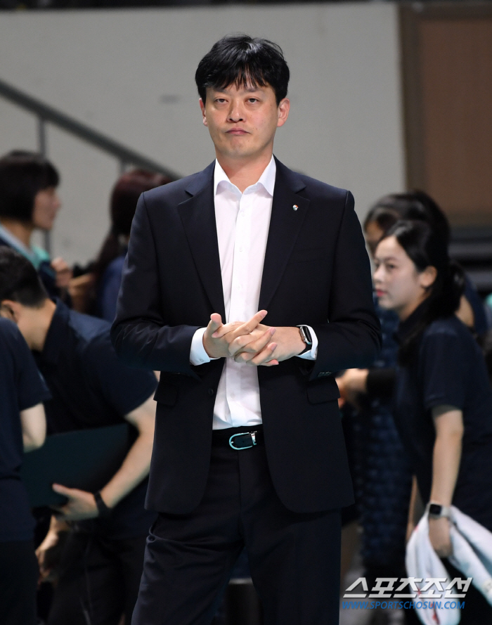 '3연속 셧아웃패' GS 이영택 감독 "강팀들 상대, 힘 없이 패해 팬들…