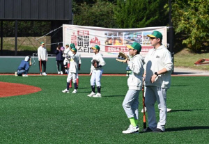 홍성 김태균 야구캠프 성황리 마무리…전현직 KBO 스타들 출동