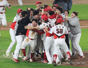 '허구연 KBO 총재와 직관'…김병내 광주 남구청장 초청 배경은