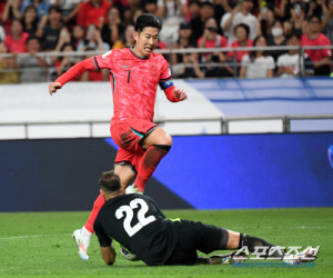 [공식발표]'캡틴' 손흥민 韓 자존심 살렸다, 통산 네 번째 'AFC 남자 국제 선수상' 영광