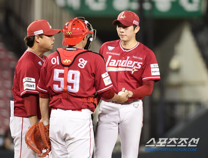 '선수도 충격 받았다' SSG는 왜 공들여 키운 1차지명을 트레이드했을까…