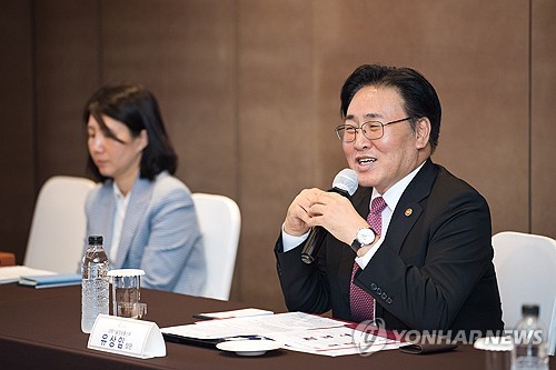 [동정] 유상임 과기정통부 장관, 과천과학관 방문해 직원 격려