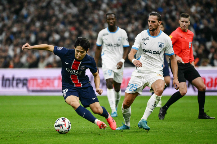 "이강인을 왜 건드려" '가자, 중국인' 인종차별 PSG 팬, 서포터스 …