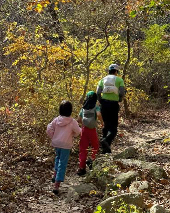 마이큐, ♥김나영 두 子에 든든한 '아빠'...학부모 참관→등산까지 '한…