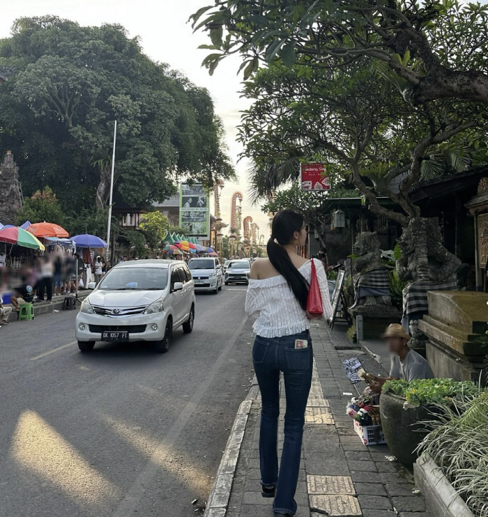 '송범근♥' 이미주, 발리 여행 떠났다..고급 레스토랑 데이트에 '방긋'