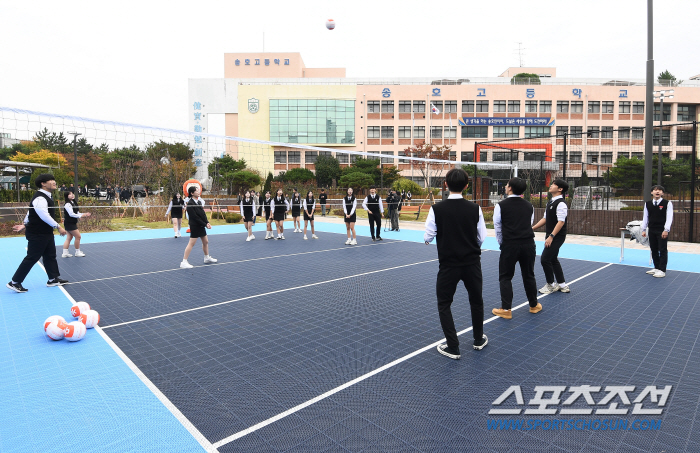 안산 송호고 '미래형 운동장'에 담긴 임태희 경기교육감의 신념, "학교와…