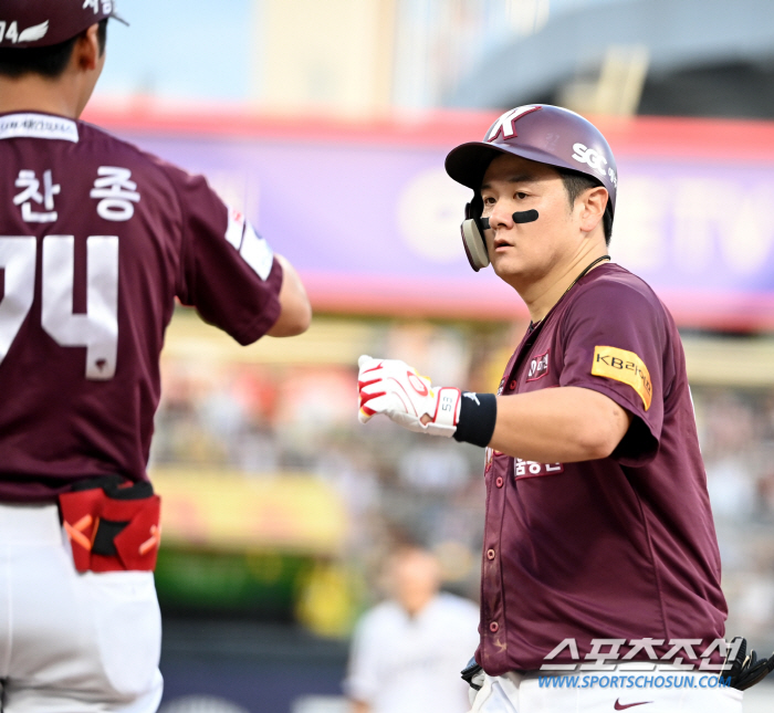 'FA 누가 신청하고 왜 포기했나' 허경민 3년 20억 무산→서건창 4수…