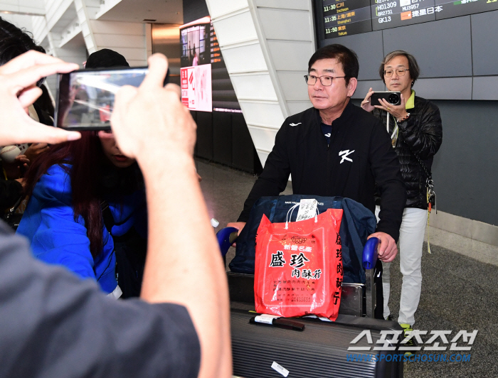 '대만 야구팬들도 반했나?' 김도영, 대만에서도 인기 만점, 야구대표팀 …