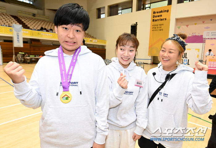 서울림운동회 '찐팬' 3년 개근 김예지 의원 "삶 속에서 함께할 기반 탄…