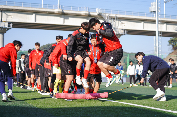 발달장애인과 비장애인이 하나가 되는 놀라운 축구공의 마법 "통합축구 계속…