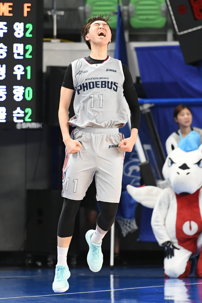 [KBL 현장리뷰] '중꺾마' 현대모비스, 이우석 1.4초전 3점포로 대…