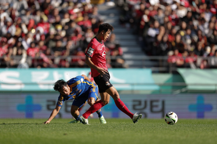 [현장인터뷰]각본없는 드라마→'축구천재' 박주영 상암 고별경기 "개인적으…