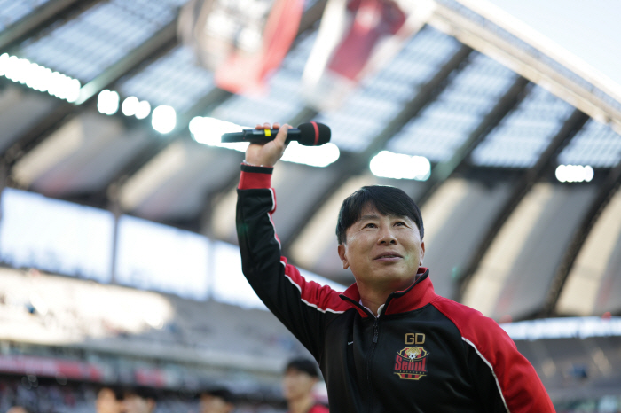 [현장인터뷰]각본없는 드라마→'축구천재' 박주영 상암 고별경기 "개인적으…