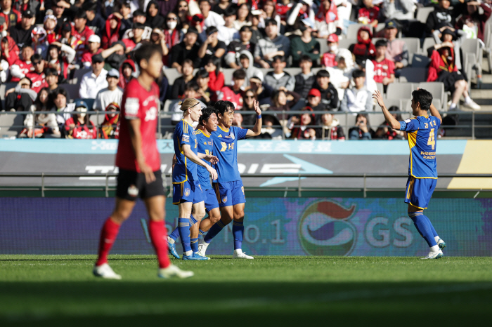 [현장인터뷰]각본없는 드라마→'축구천재' 박주영 상암 고별경기 "개인적으…