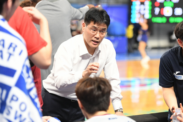 [KBL 현장코멘트] 19점차 역전승 이끈 조동현 현대모비스 감독, "선…