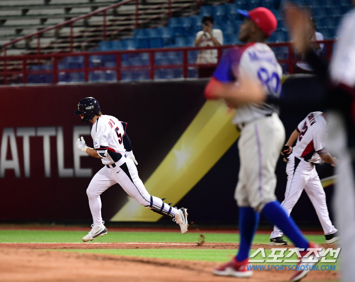 김도영 터졌다! 日 360억 ERA 1위 투수에 만루포!!!! '쿨내 진…