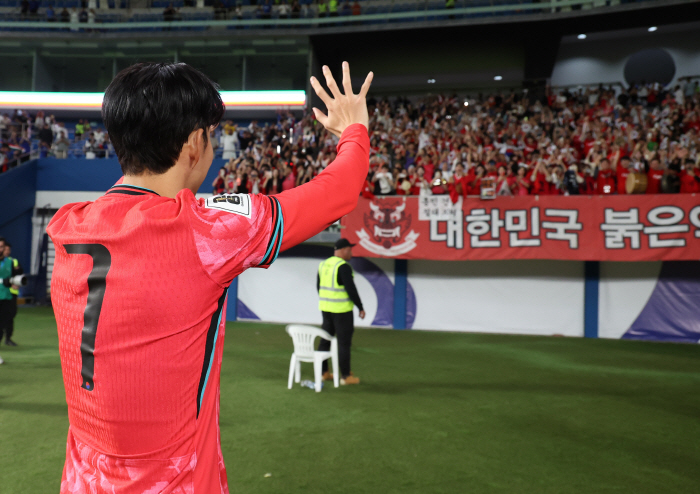 '결과부터 체력안배, 세대교체까지' 쿠웨이트전, 잡을 수 있는 토끼 다 …