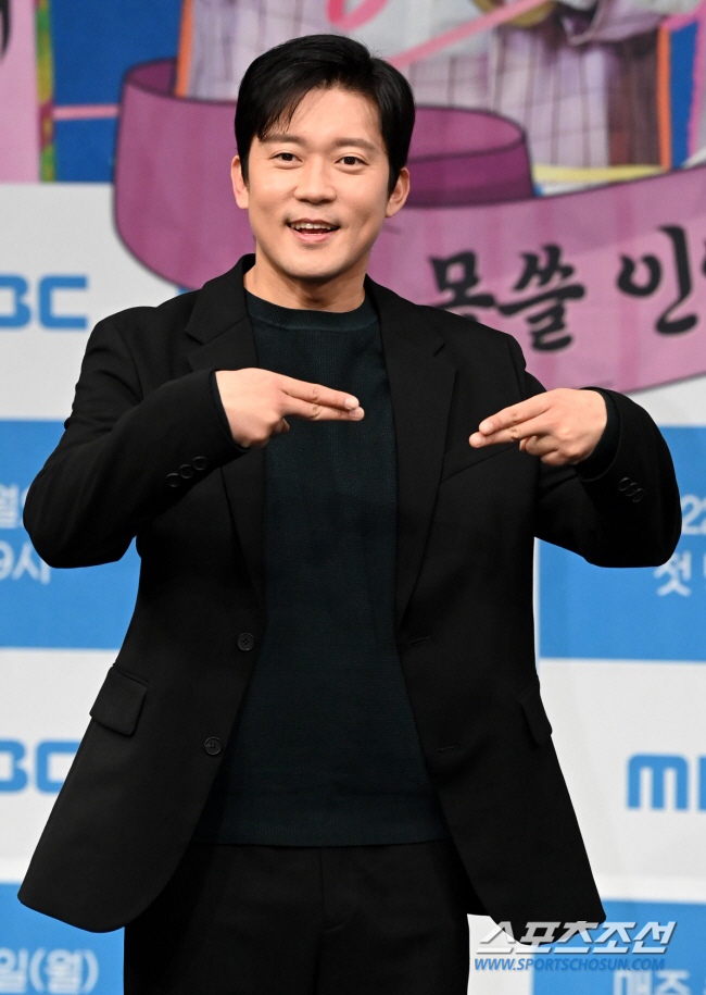 '40세' 김대호, 방송 중 돌연 사랑고백 "나랑 사귀면 될텐데" ('홈…