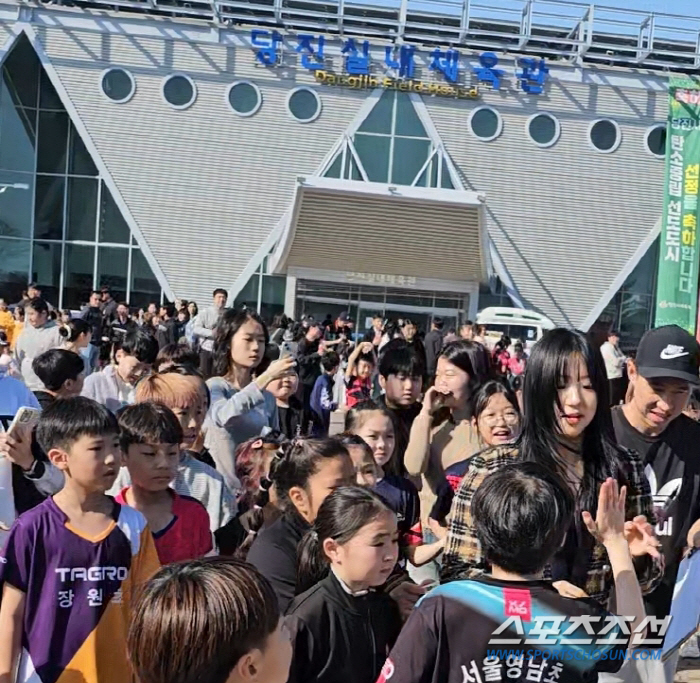 "'찐'신유빈이에요?" '초통령'삐약이 등장에 당진 유소년탁구축제 구름인…