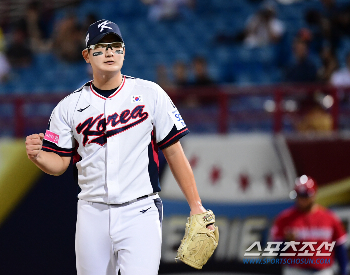 [포토] 주먹 불끈 김서현, '역전 가보자'