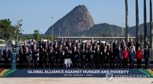 바이든 없이 G20 단체사진 '찰칵'…퇴임 두달 앞둔 바이든 홀대?