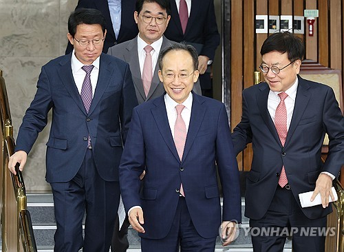 與 "이재명 신격화로 사법부 겁박"…'野 균열내기'도 군불