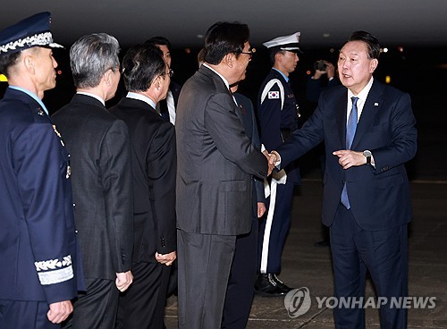 尹대통령, APEC·G20 정상회의 마치고 새벽 귀국(종합)