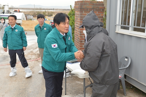 박용철 강화군수, AI 방역현장 찾아 방역 및 예방 철저 당부