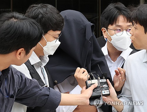 '의사 블랙리스트' 만든 사직 전공의 "사실 인정, 혐의 부인"