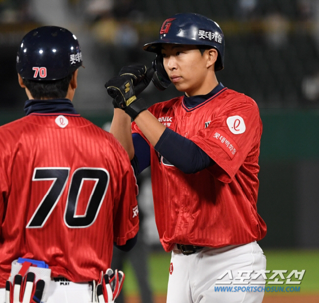 부산에서 다시 만난 정철원X김태형 감독, '23홀드' 신인상 시절 재현할…