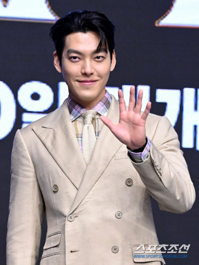 '신민아♥' 김우빈, 겹경사 터졌다..데뷔 5년만 전한 반가운 소식 [공…