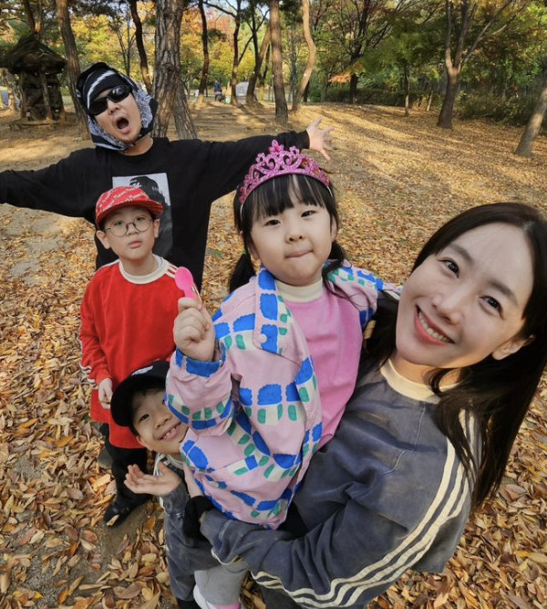 하하♥별, 넷째 딸 생겼다…지극정성 육아 "멋진 언니가 된 송이"