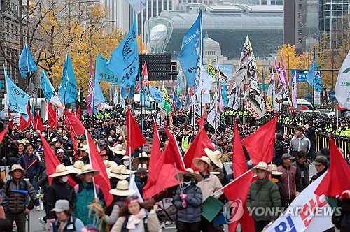 '집회 1번지' 된 용산…일선 경찰도, 서장도 '몸살'