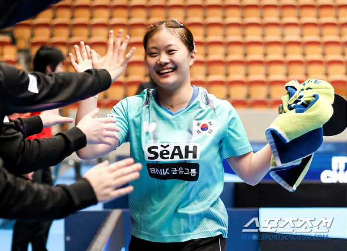 '유남규2세'유예린 날았다! U-19女탁구,최강中 꺾고 단체전 결승행[월…