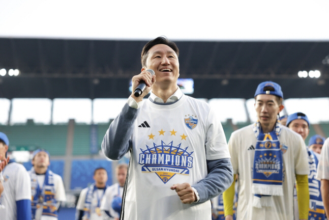 '축구의 맛' 제대로 알아가는 정기선 HD현대 수석부회장 "3연패 하면 …