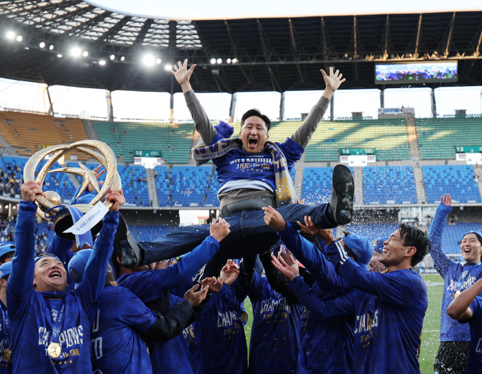 '축구의 맛' 제대로 알아가는 정기선 HD현대 수석부회장 "3연패 하면 …