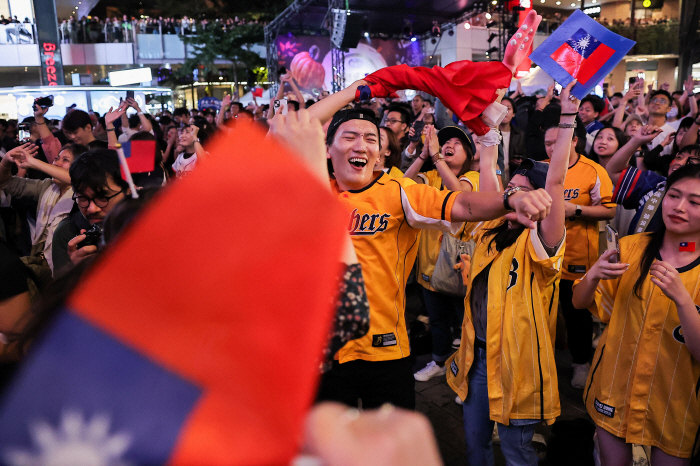 "우리가 일본을 꺾다니" 대만 우승에 온 나라가 축제…총통 "역사를 만들…