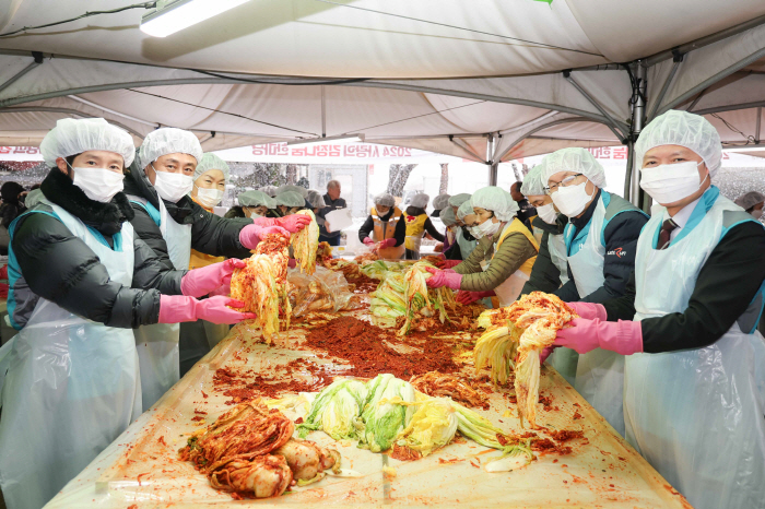 [경마]한국마사회, '사랑의 김장나눔 한마당'행사. 지역경제 활성화와 지…