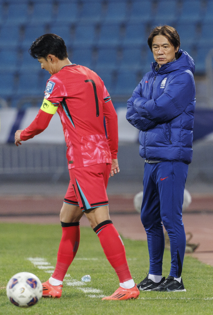 '팔레스타인전 무승부 여파' 한국 축구, FIFA 랭킹 23위로 한 계단…