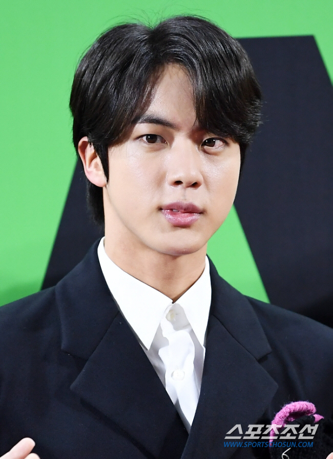 BTS 진, 이러다 '핸썸가이즈' 고정되겠네.."스케줄 비워놨다"