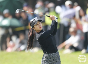 윤이나, LPGA 투어 Q시리즈 3R 공동 16위…주수빈 7위