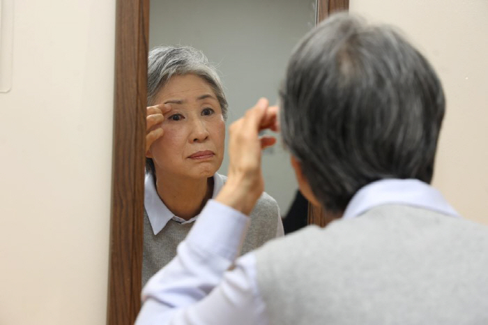 '보는 것'에서 '보이는 것'까지…고령화 사회 눈 '웰에이징' 중요