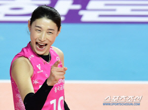 '거침없는 승리의 주인공' 김연경,  13점 5,000점 대기록 달성 16연승 신기록 -3[인천현장]