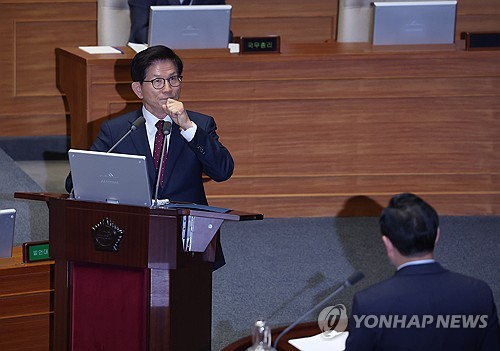 노동부 "장관 명의 계엄 관련 글은 허위…민형사 소송 제기"