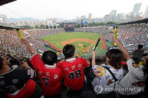 [스포츠10대뉴스] ④프로야구, 한국 프로스포츠 첫 1천만 관중 신기원