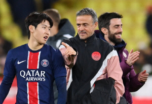 '벤치 출발 분노 폭발'→'위기의 PSG 구했다' 이강인 25분이면 충분했다 '결승골 AS' 4-2 재역전승 환호