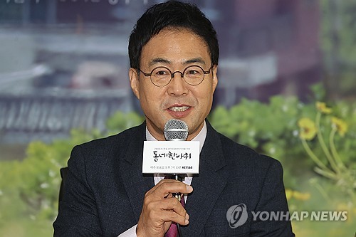 '동네 한 바퀴' 300회…이만기 "두 다리로 걸을 때까지 합니다"