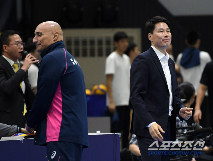 '이럴수가! 1위 흥국생명 셧아웃 참패로 2연패' 2위 현대건설 압도적이…